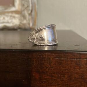 VTG Silver Spoon Ring Floral Foliage Embossed Frame
Early American Western Ring